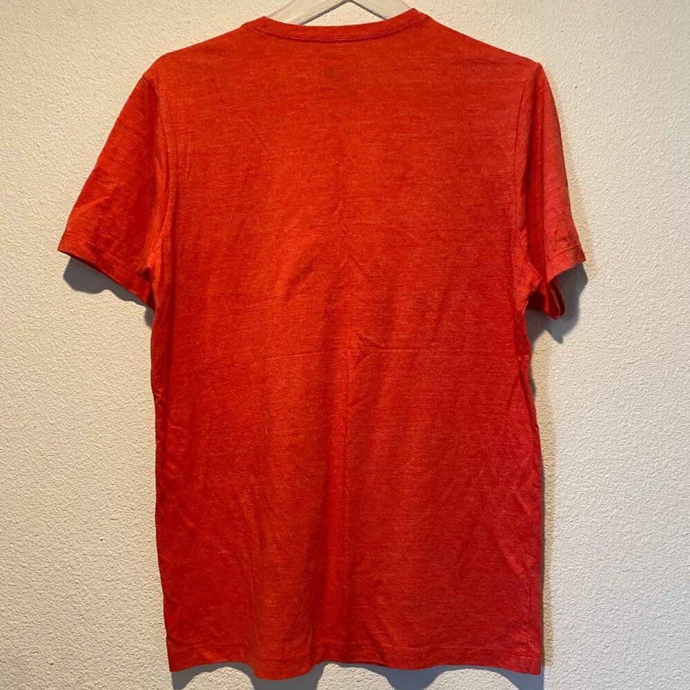 The North Face Red Logo T-Shirt Medium  Outdoor Cotton‎ Blend Tee - Picture 4 of 4